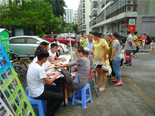 1健康小屋外展参与人数众多.jpg