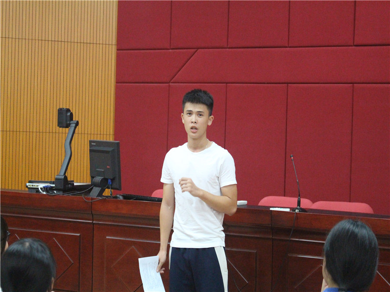 01.新安中学高中部演讲决赛.JPG