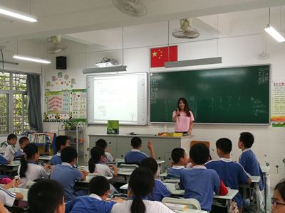 3.社工与学生的互动,让学生吸收更多知识.jpg