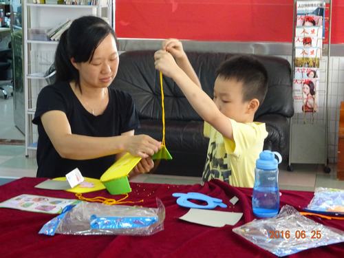 2.家长与小朋友互动.JPG